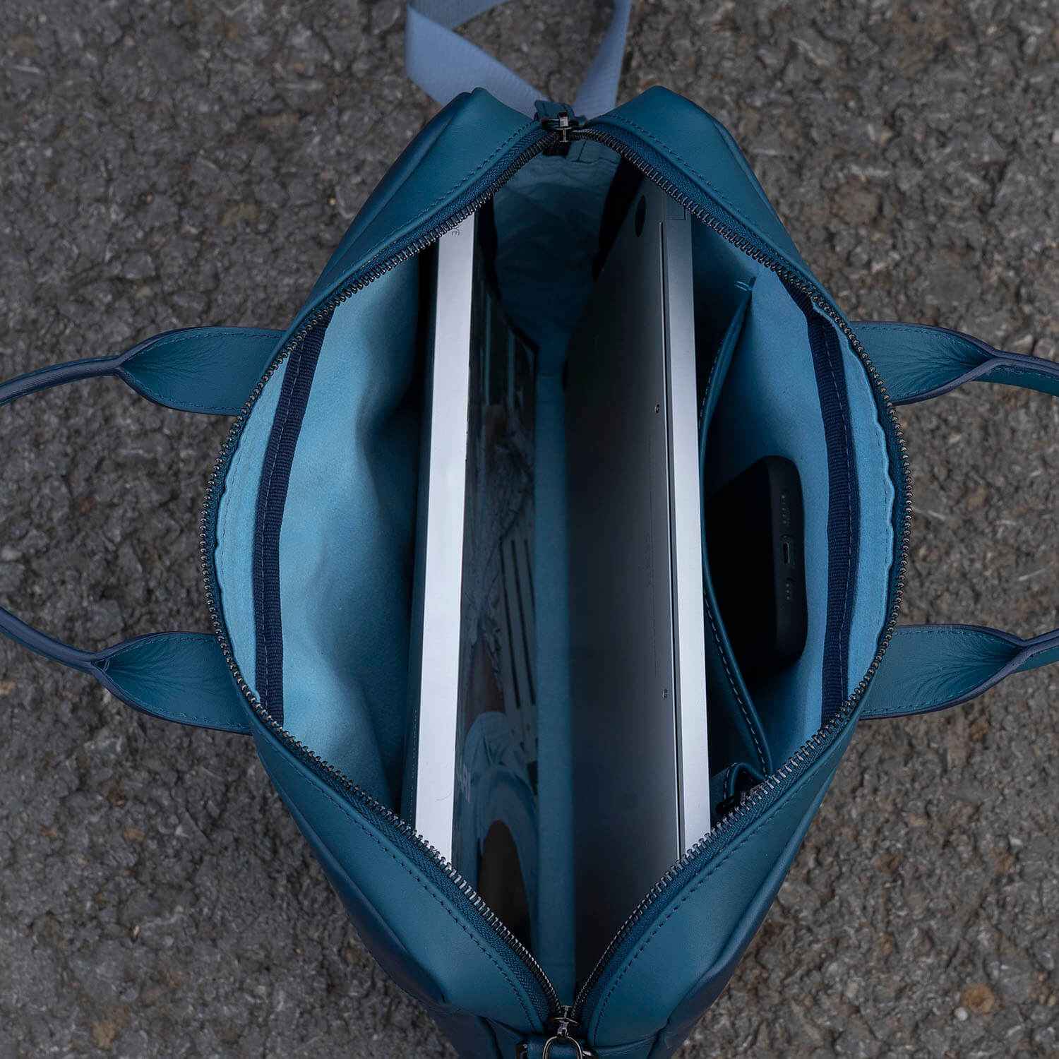 Classic Leather Laptop Bag - Blue - Hollywood