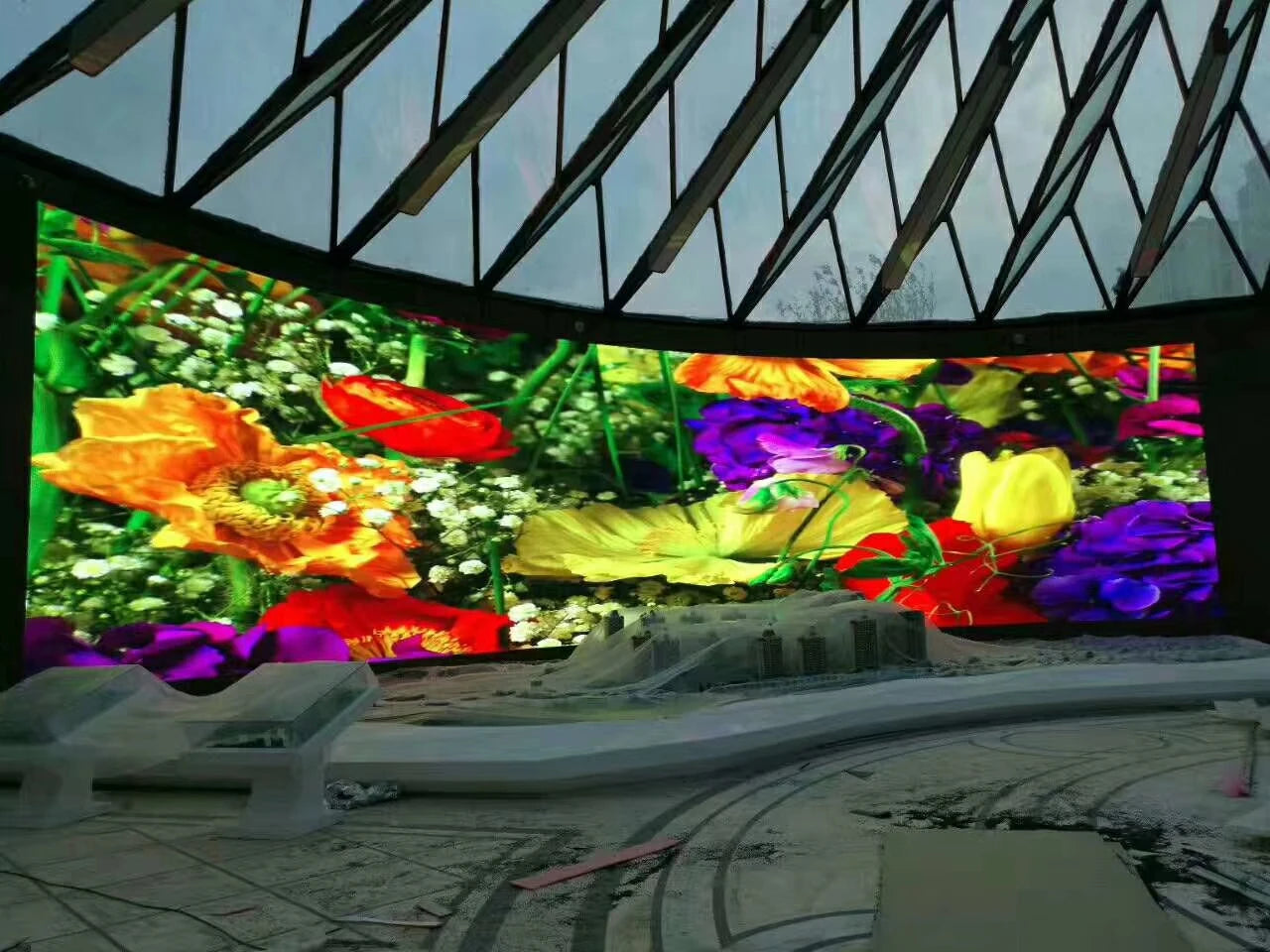 P1.875 Indoor Flexible Display Panel 240x120mm LED Screen Module Full Color Circular Advertising Show Business the Best Choice