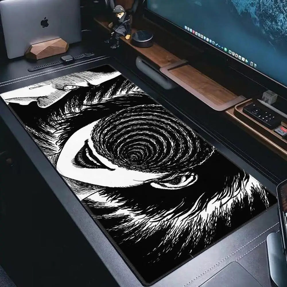 Black and white Mouse Pad Cute HD branco Desk Pad Extended Gaming Keyboard Mats Large XXL Gamer Collage Horror Anime Mousepad