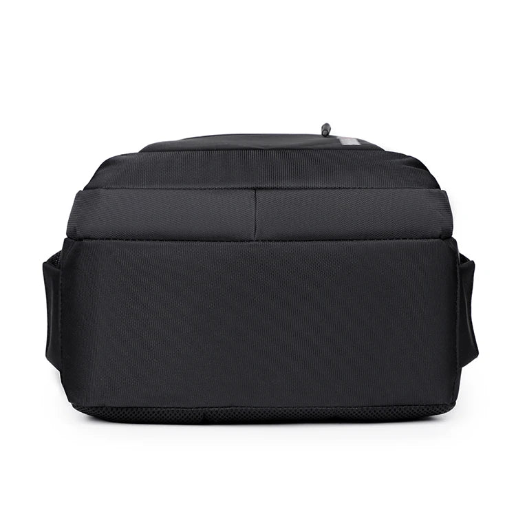 Men's large-capacity backpack, fashionable laptop bag, suitable for travel and business, equipped with secure zipper closure and