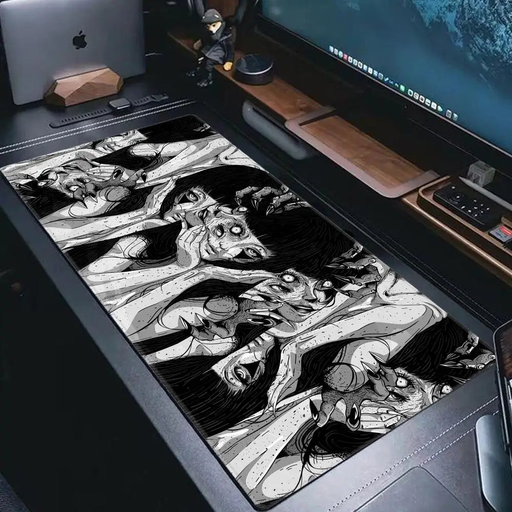 Black and white Mouse Pad Cute HD branco Desk Pad Extended Gaming Keyboard Mats Large XXL Gamer Collage Horror Anime Mousepad