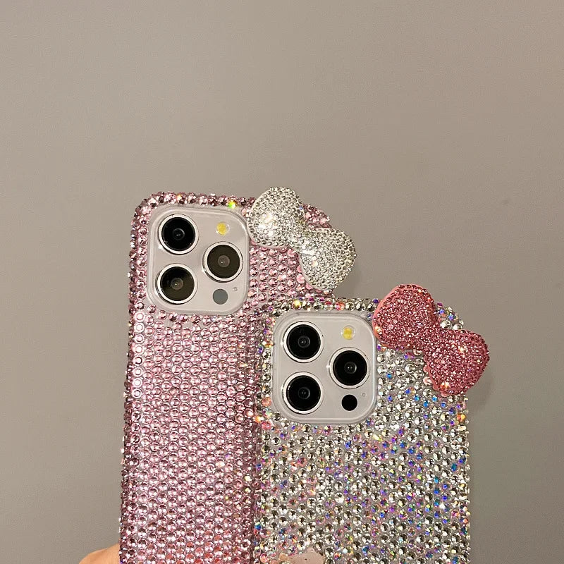 The girl-style rhinestone bow crystal protective case is suitable for all models of Apple phone cases. This is a luxurious diamond material iPhone 17 Pro Max protective case. The sizes available are 16, 15, 14, 13, and 12.