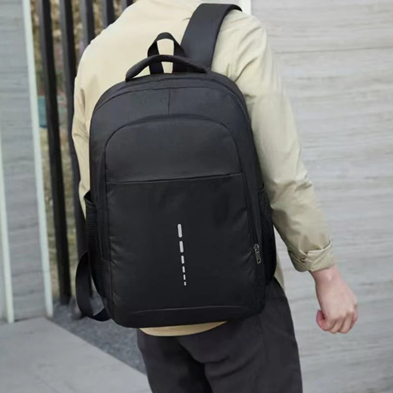 Equipped with Multiple Pockets and Large Capacity, It Can Hold Laptops and Is Suitable for School Work and Business Trips
