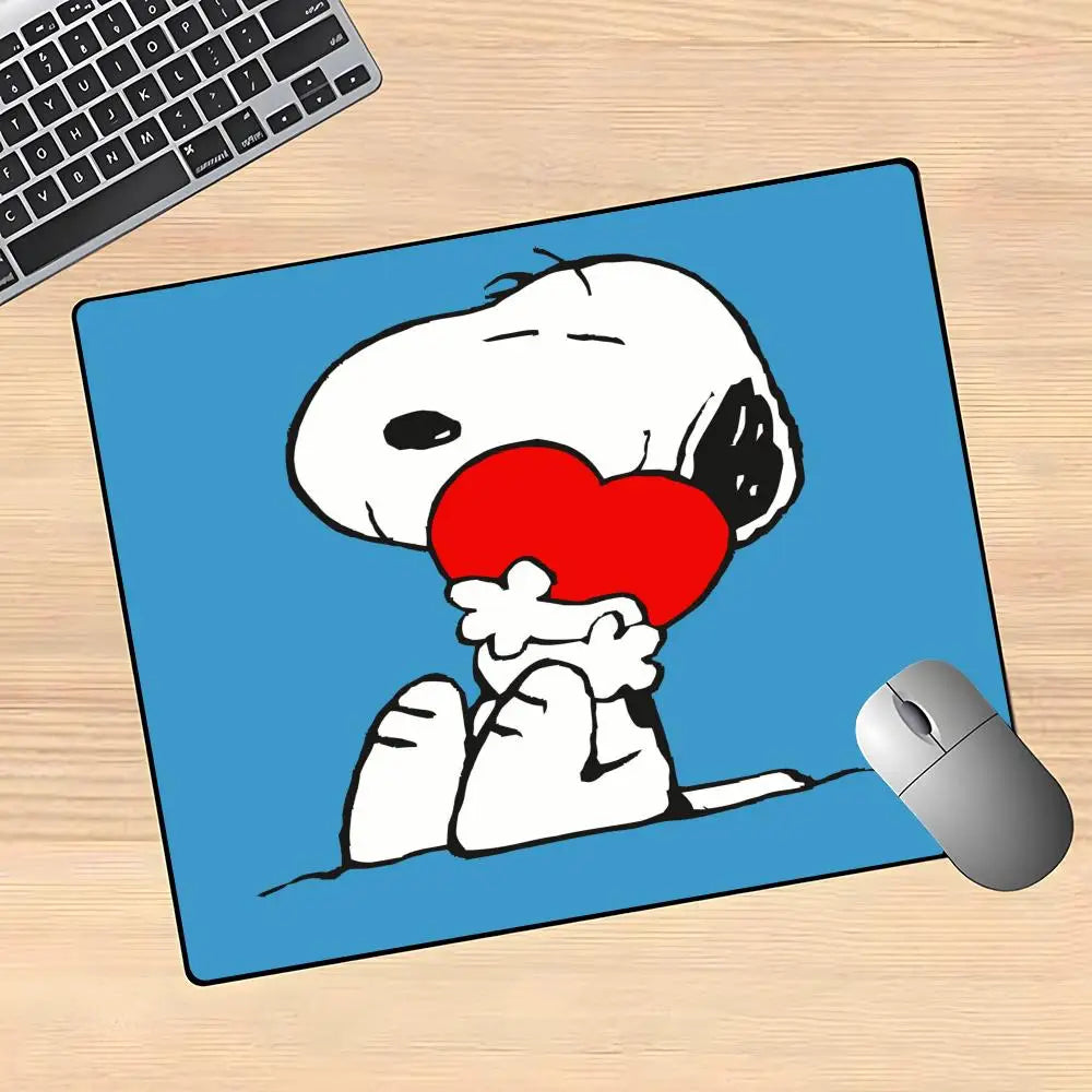 Cartoon Cute Snoopys Dog Mouse Pad Gaming Mouse Pad XS Small Mousepad For PC Gamer Desktop Decoration Office Mouse Mat Deskmat R