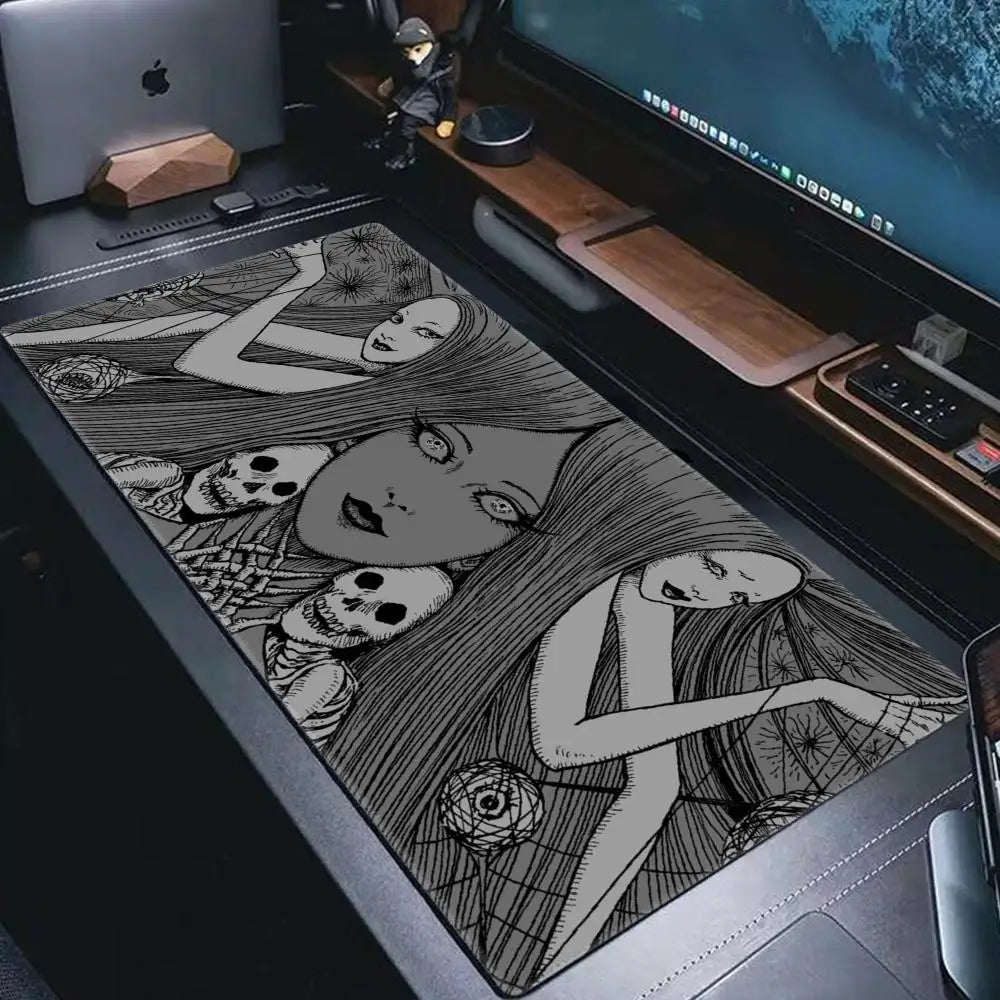 Black and white Mouse Pad Cute HD branco Desk Pad Extended Gaming Keyboard Mats Large XXL Gamer Collage Horror Anime Mousepad