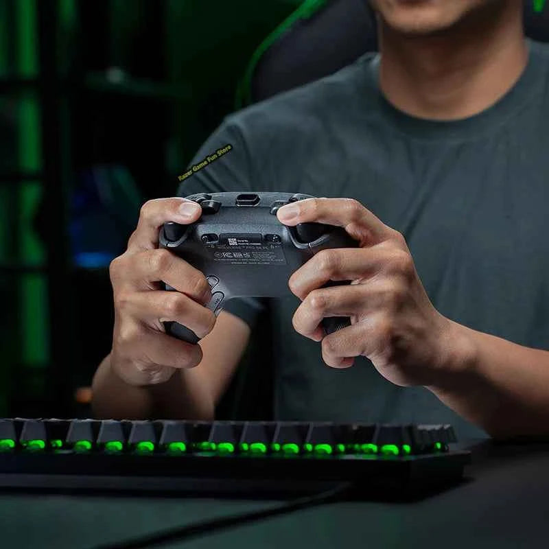 Razer Wolverine V3 Pro 8K PC Wireless Esports Controller - TMR Thumbsticks with Swappable Caps - 8K Hz HyperPolling Technology