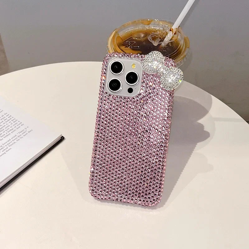 The girl-style rhinestone bow crystal protective case is suitable for all models of Apple phone cases. This is a luxurious diamond material iPhone 17 Pro Max protective case. The sizes available are 16, 15, 14, 13, and 12.