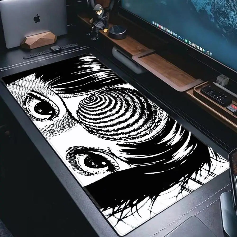 Black and white Mouse Pad Cute HD branco Desk Pad Extended Gaming Keyboard Mats Large XXL Gamer Collage Horror Anime Mousepad