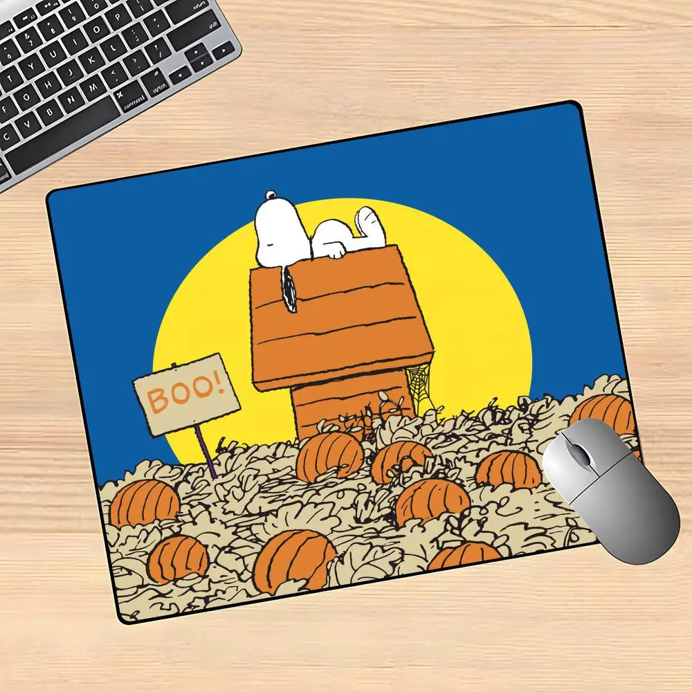 Cartoon Cute Snoopys Dog Mouse Pad Gaming Mouse Pad XS Small Mousepad For PC Gamer Desktop Decoration Office Mouse Mat Deskmat R