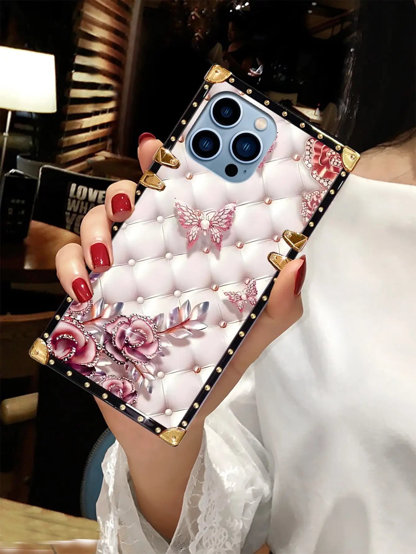 1pc Non-3D Pattern, 2D Rectangular Sheep Leather Texture Rhinestone Butterfly & Floral Contrast Color Edging Shockproof Phone Case, Compatible With Samsung S26 Ultra/S26/S26 Plus/A57 5G/A37 5G And 17 Pro Max/17 Air/14 Pro Max