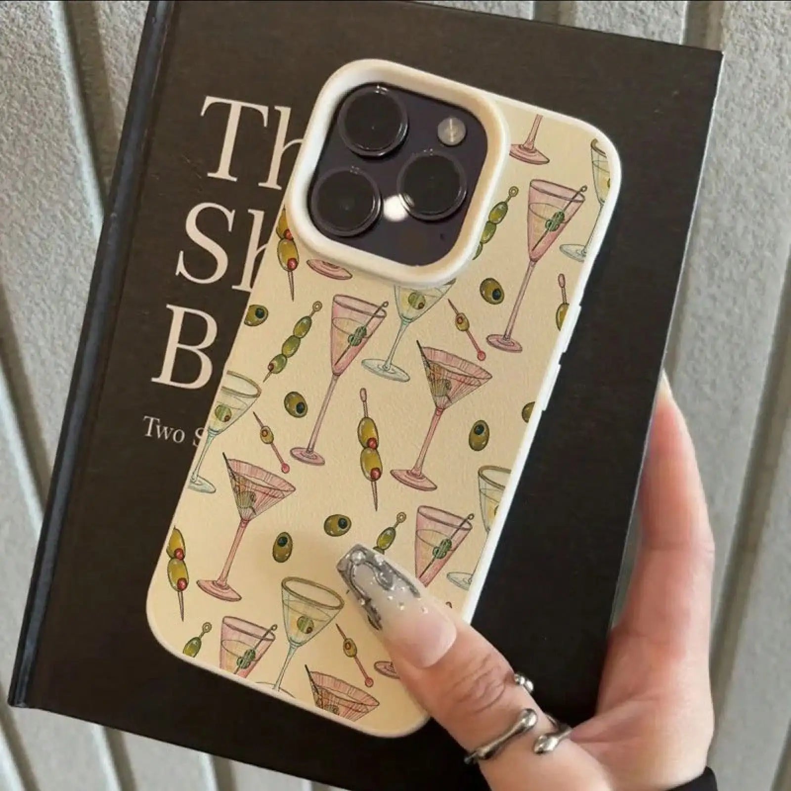 Martini Olive Pattern TPU Phone Case For IPhone 16 Pro Max/15 Pro Max/14 Plus/16 Plus/15/13P/12/11, Stylish Anti-Drop Protective Cover, Animal Phone Case, Impactresistant Cover, Phone Protection, Artistic Print, Fashionable C