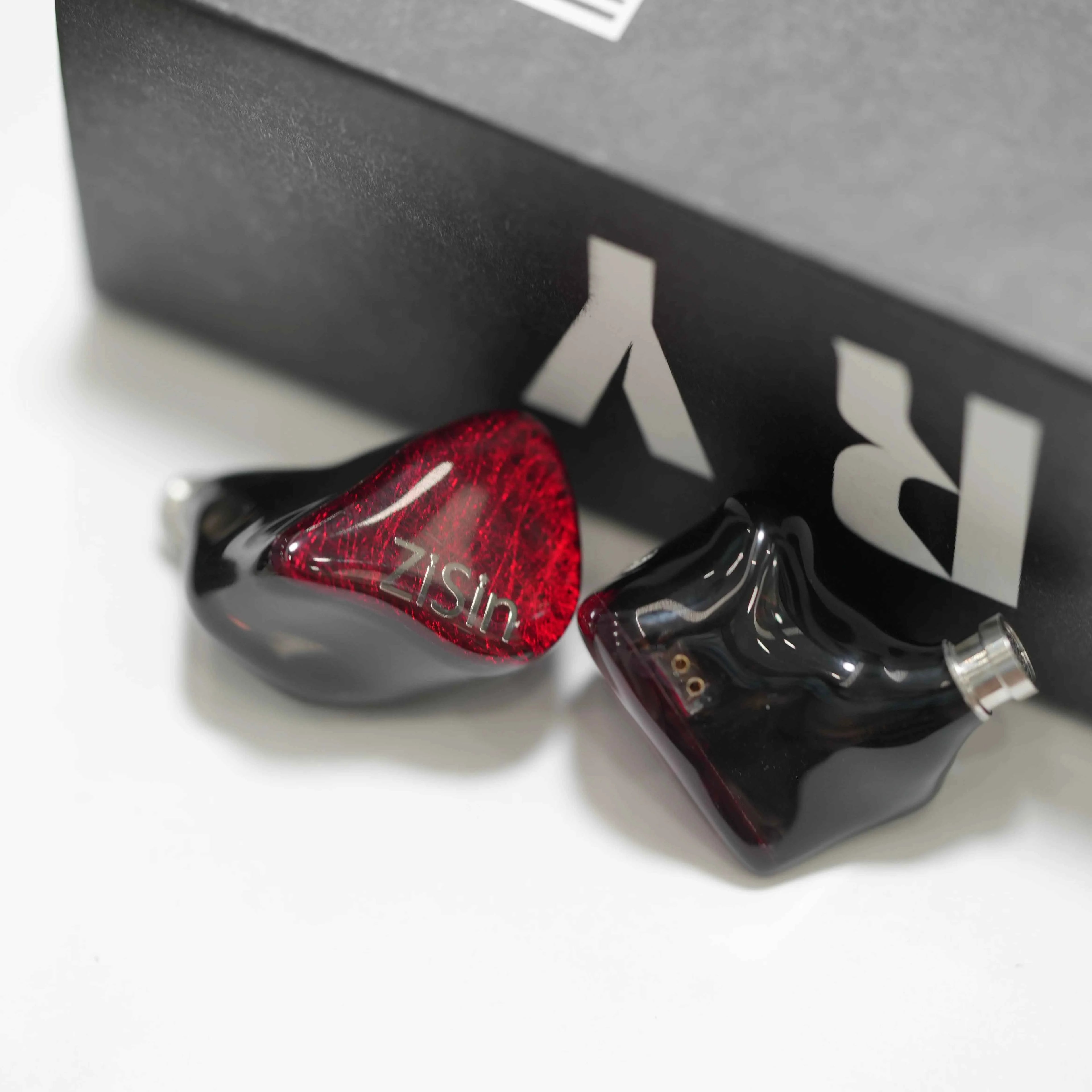 ZiSin Vermilion Flame In Ear Earphones 1DD+2BA Hybrid Drive Noise Reduction IEM 0.78mm/2PIN 4.4mm Monitoring Wired Earphones