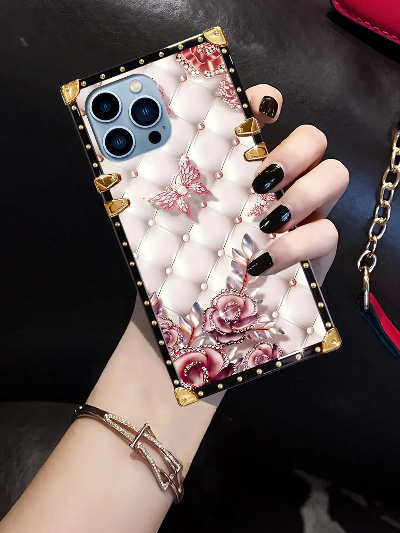 1pc Non-3D Pattern, 2D Rectangular Sheep Leather Texture Rhinestone Butterfly & Floral Contrast Color Edging Shockproof Phone Case, Compatible With Samsung S26 Ultra/S26/S26 Plus/A57 5G/A37 5G And 17 Pro Max/17 Air/14 Pro Max