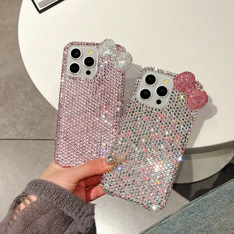 The girl-style rhinestone bow crystal protective case is suitable for all models of Apple phone cases. This is a luxurious diamond material iPhone 17 Pro Max protective case. The sizes available are 16, 15, 14, 13, and 12.