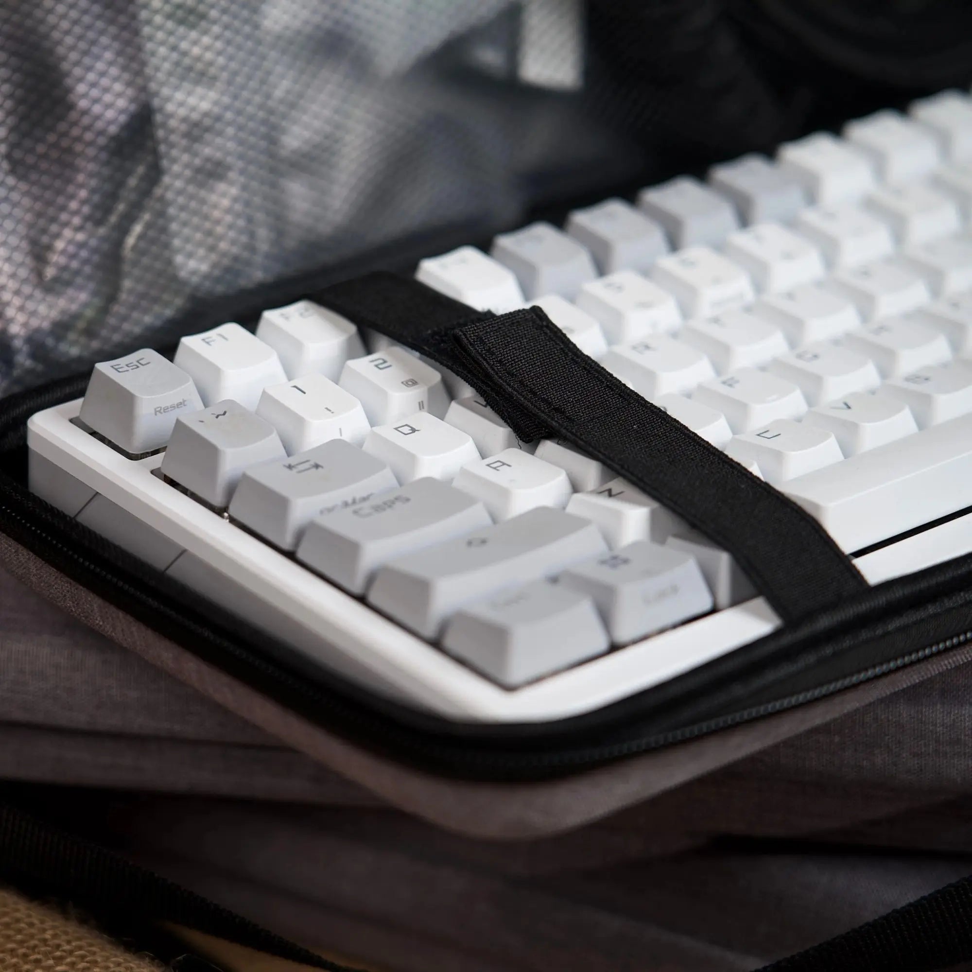 Dustproof Water-Resistant Mechanical Keyboard Case Storage Bag - EVA Hard Shell Fits 61/68/75%/TKL/98%/Full-Size Keyboards