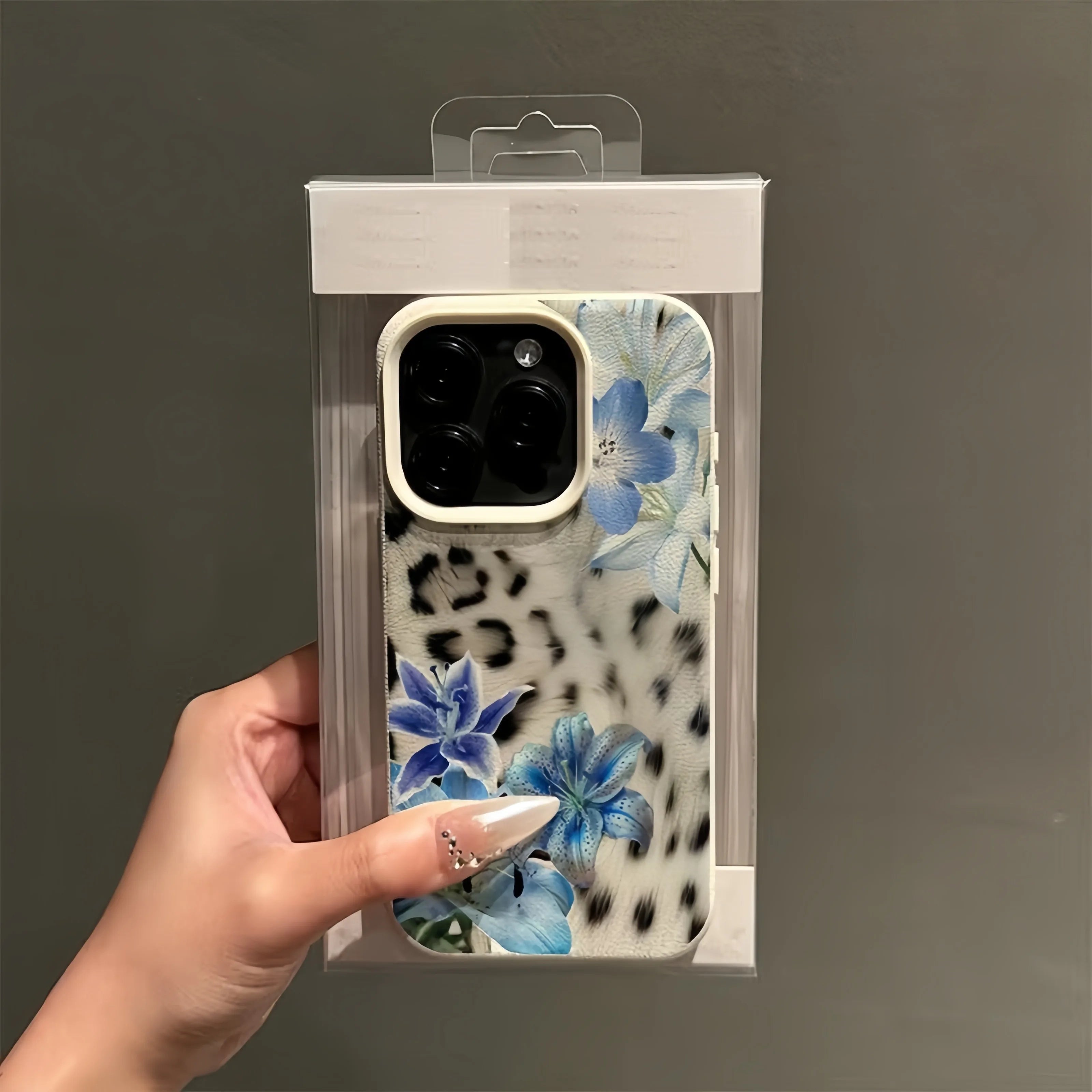1 Blue and White Lily Leopard Print Litchi Texture Fashion Phone Case Full  TPU Suitable for iPhone 11 12 13 14 15 16 17 Pro Max