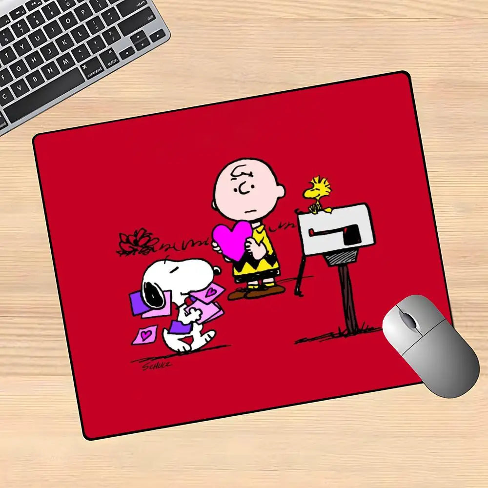 Cartoon Cute Snoopys Dog Mouse Pad Gaming Mouse Pad XS Small Mousepad For PC Gamer Desktop Decoration Office Mouse Mat Deskmat R