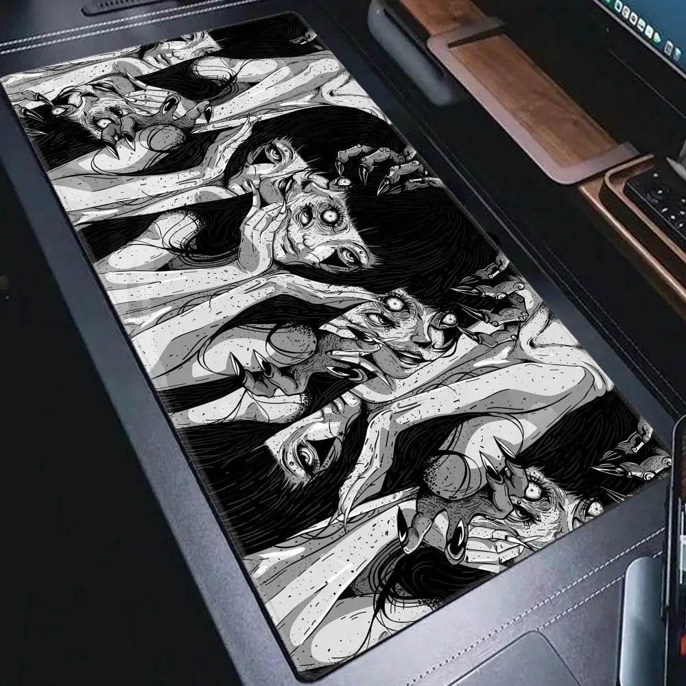 Black and white Mouse Pad Cute HD branco Desk Pad Extended Gaming Keyboard Mats Large XXL Gamer Collage Horror Anime Mousepad