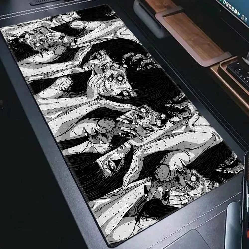 Black and white Mouse Pad Cute HD branco Desk Pad Extended Gaming Keyboard Mats Large XXL Gamer Collage Horror Anime Mousepad
