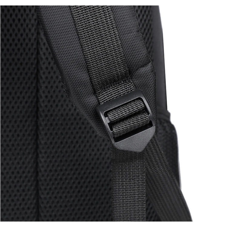 Men's large-capacity backpack, fashionable laptop bag, suitable for travel and business, equipped with secure zipper closure and