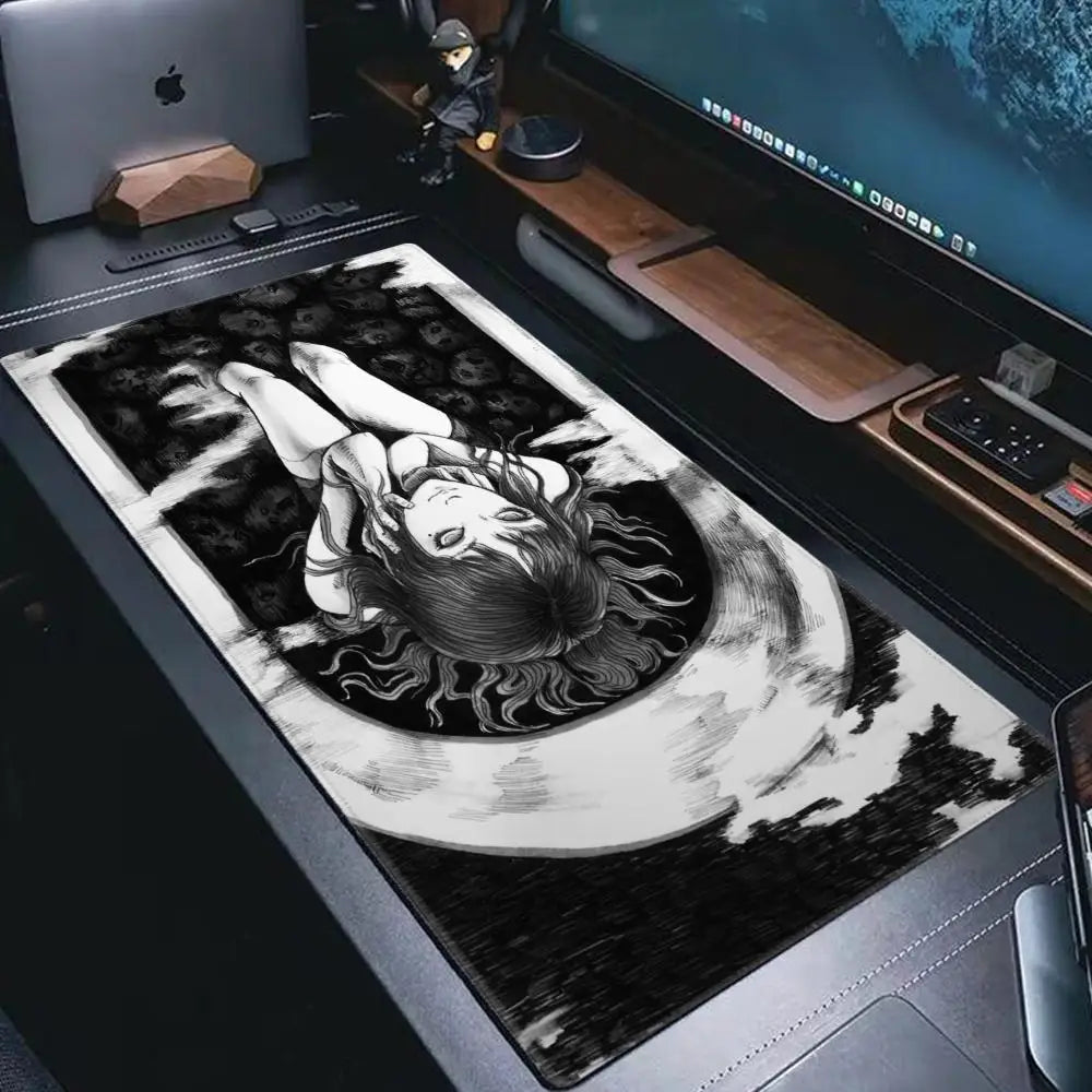 Black and white Mouse Pad Cute HD branco Desk Pad Extended Gaming Keyboard Mats Large XXL Gamer Collage Horror Anime Mousepad