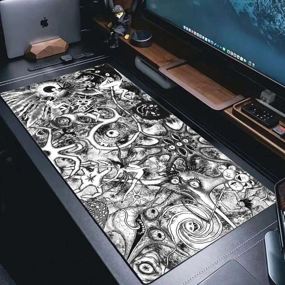 Black and white Mouse Pad Cute HD branco Desk Pad Extended Gaming Keyboard Mats Large XXL Gamer Collage Horror Anime Mousepad