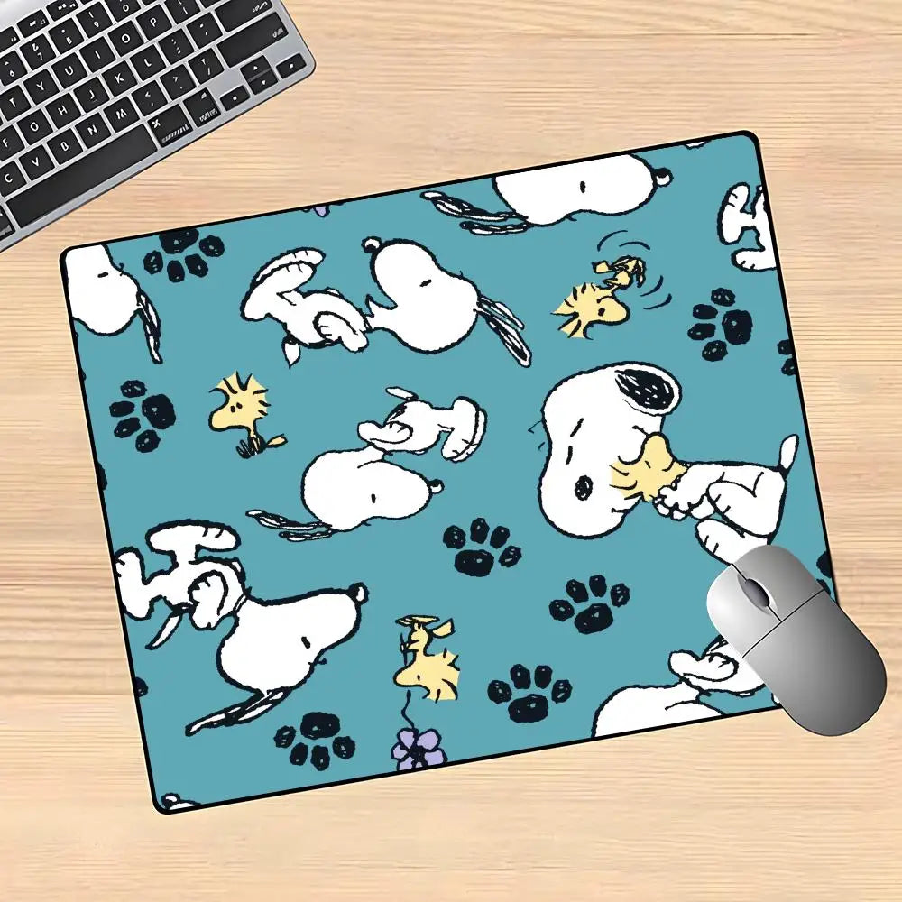 Cartoon Cute Snoopys Dog Mouse Pad Gaming Mouse Pad XS Small Mousepad For PC Gamer Desktop Decoration Office Mouse Mat Deskmat R