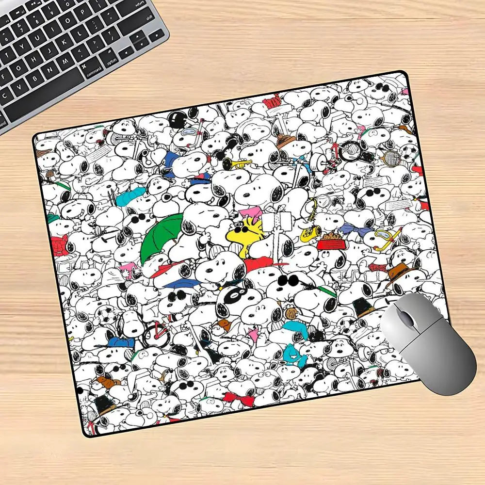 Cartoon Cute Snoopys Dog Mouse Pad Gaming Mouse Pad XS Small Mousepad For PC Gamer Desktop Decoration Office Mouse Mat Deskmat R