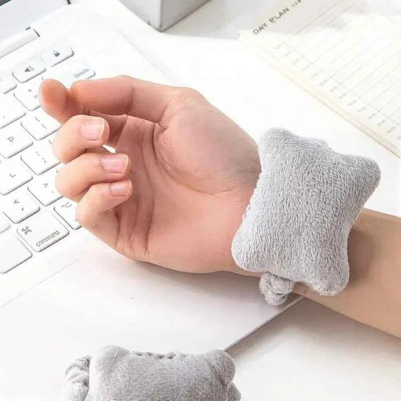 1pc Wrist Support Mouse Pad with a Small Cushion,Perfect for Office Workers to Prevent Hand Fatigue While Typing,Wrist joint pad