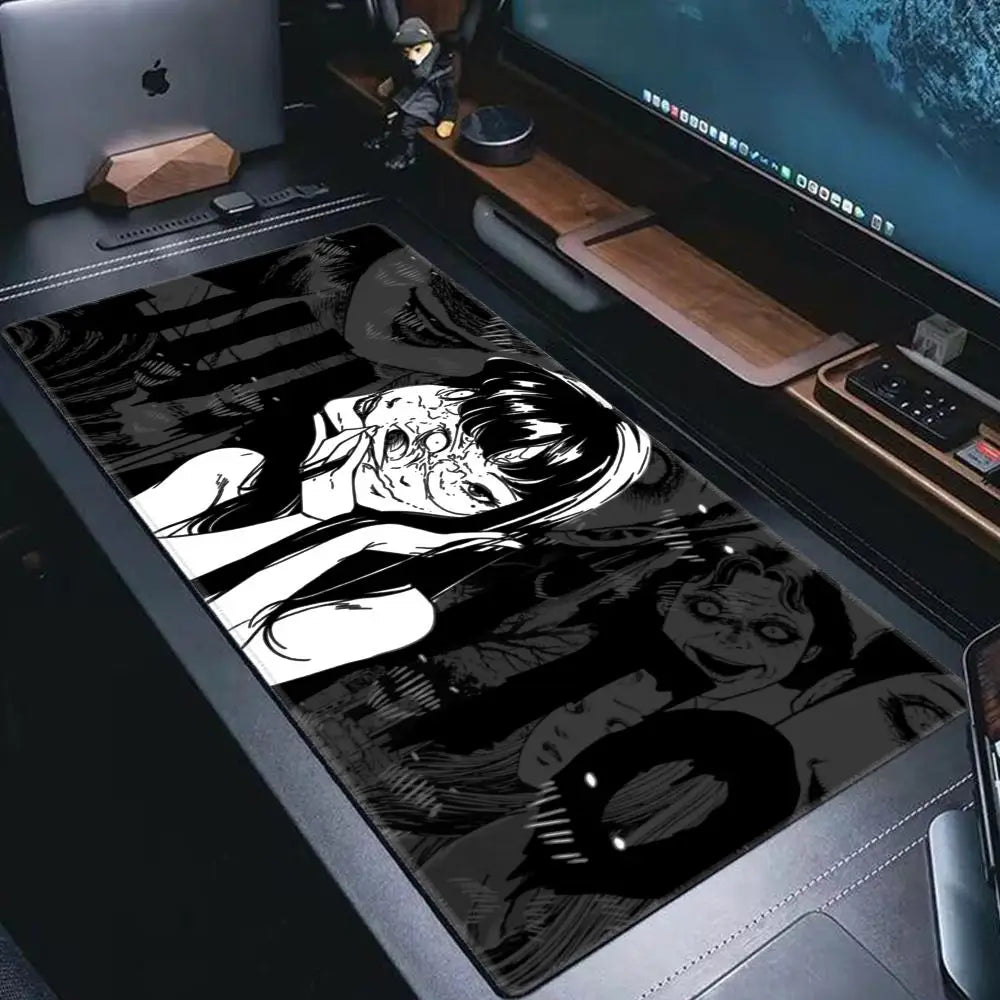 Black and white Mouse Pad Cute HD branco Desk Pad Extended Gaming Keyboard Mats Large XXL Gamer Collage Horror Anime Mousepad