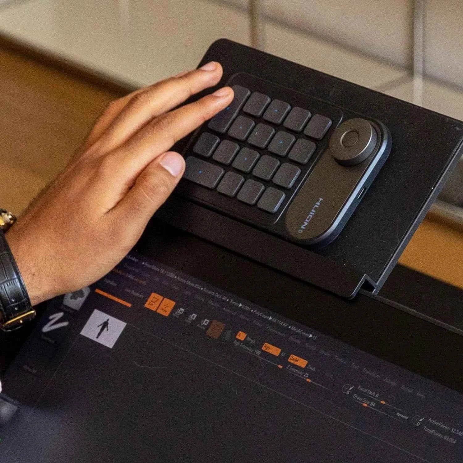 Huion Keyboard Holder 8.9 X 5.2 Inch Easy Install Keyboard Stand, Set on Kamvas Pro 24(4K) Kamvas Pro 27